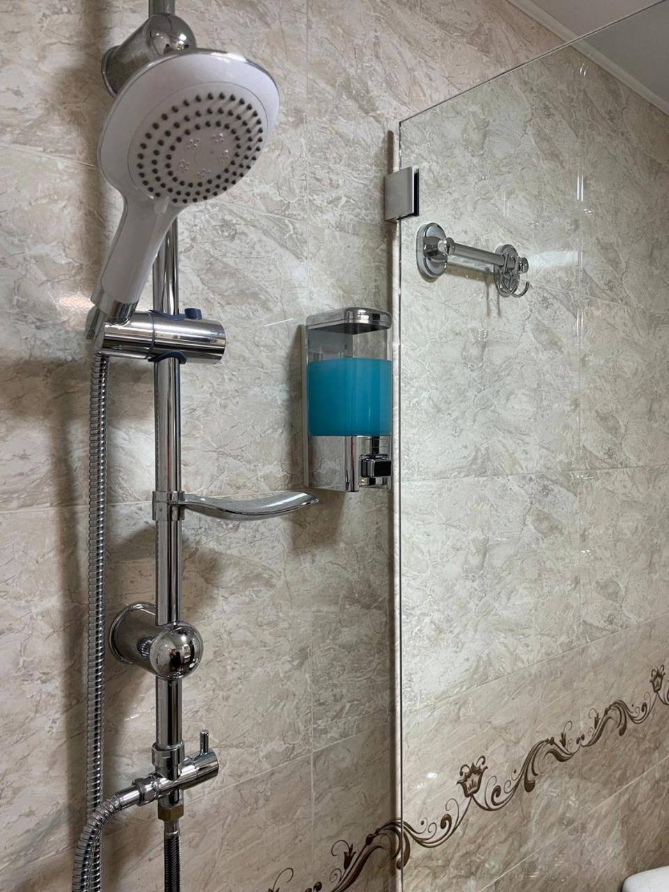 באטומי Hotel Sonata מראה חיצוני תמונה