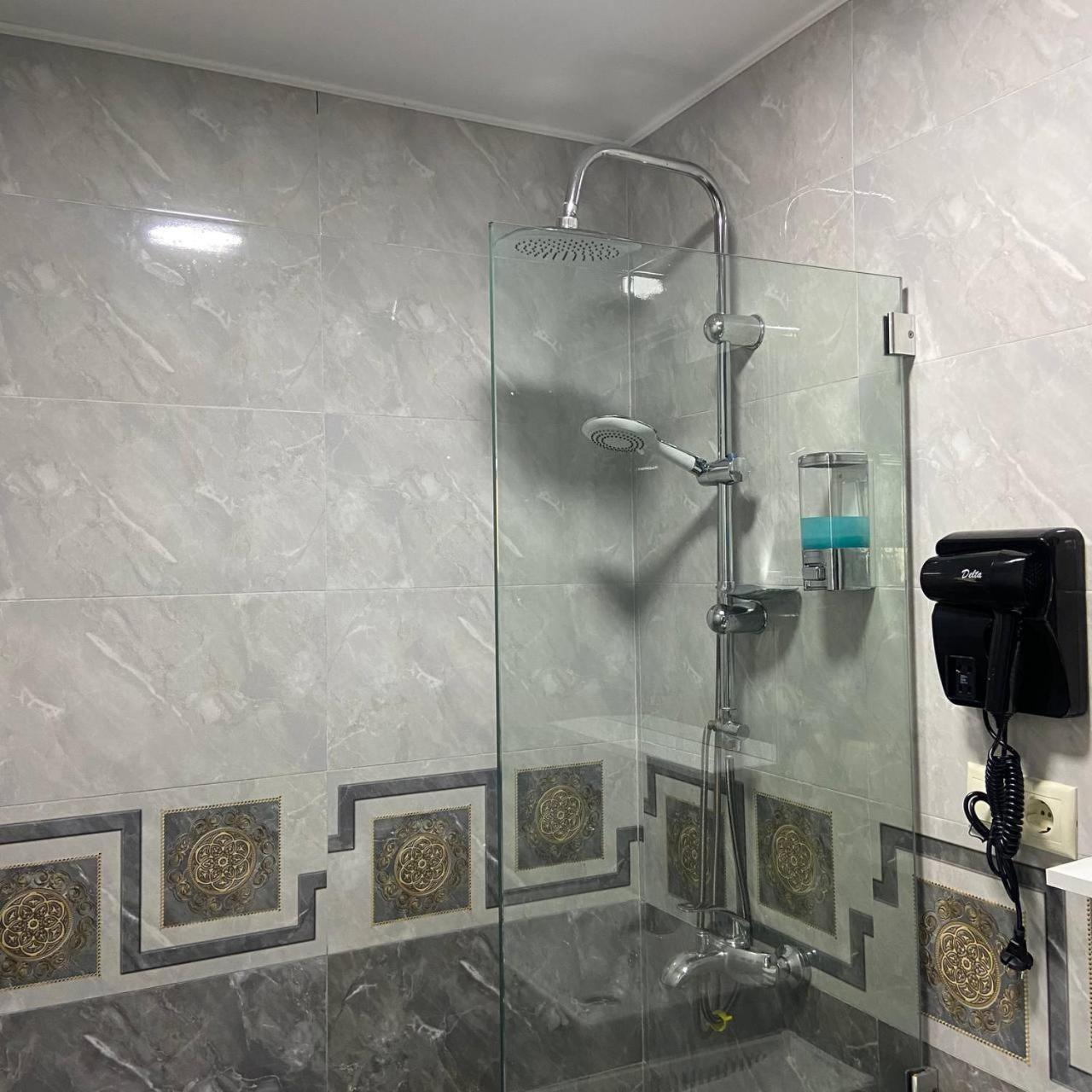 באטומי Hotel Sonata מראה חיצוני תמונה